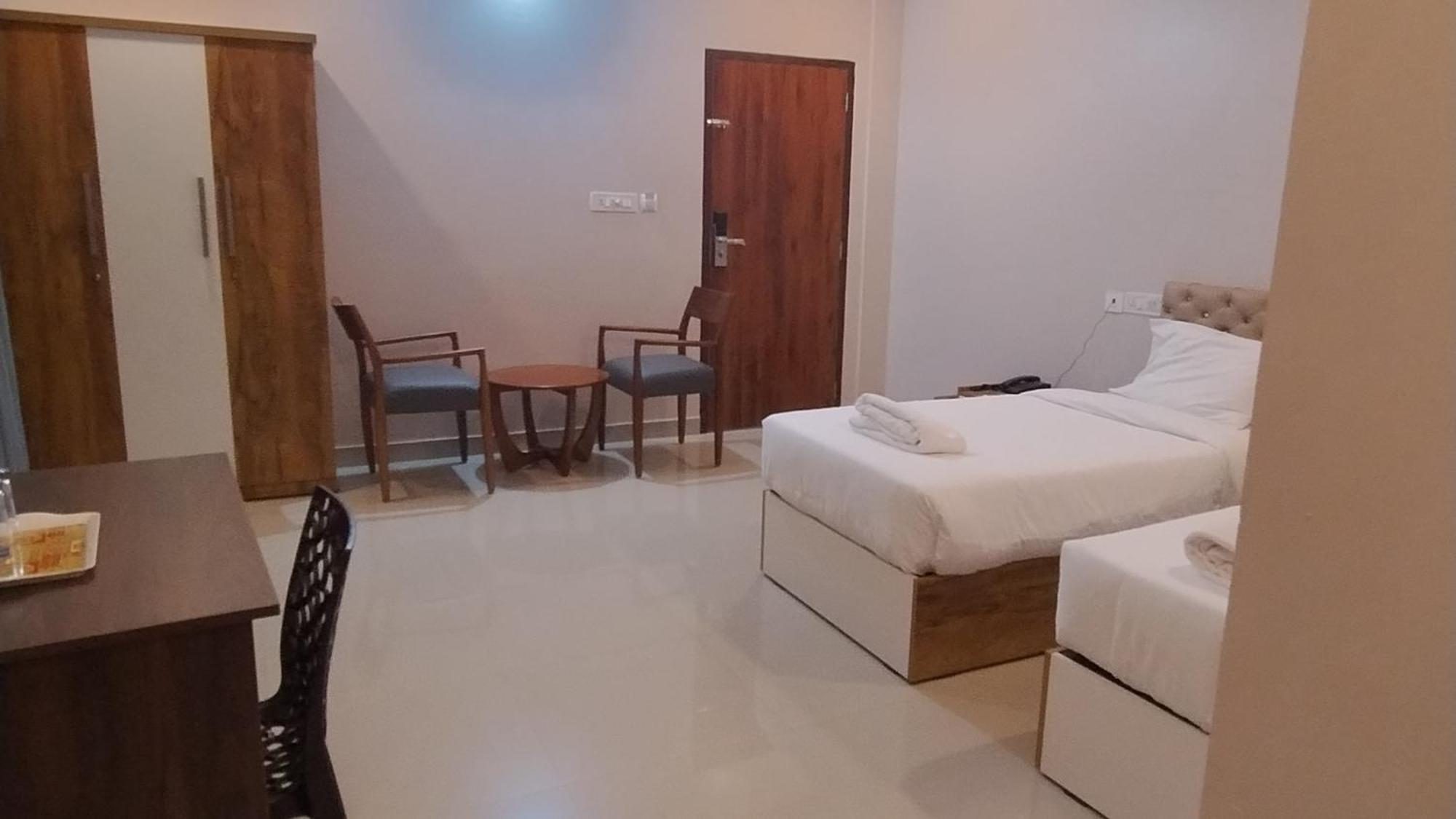 Gateway Airport Hotel Kannur Exterior foto